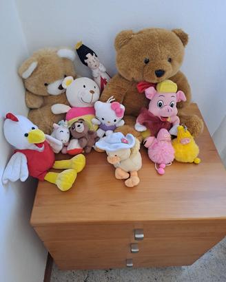 Peluches e bambole