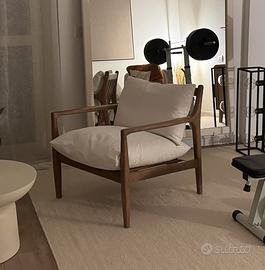 Poltrona in legno massello