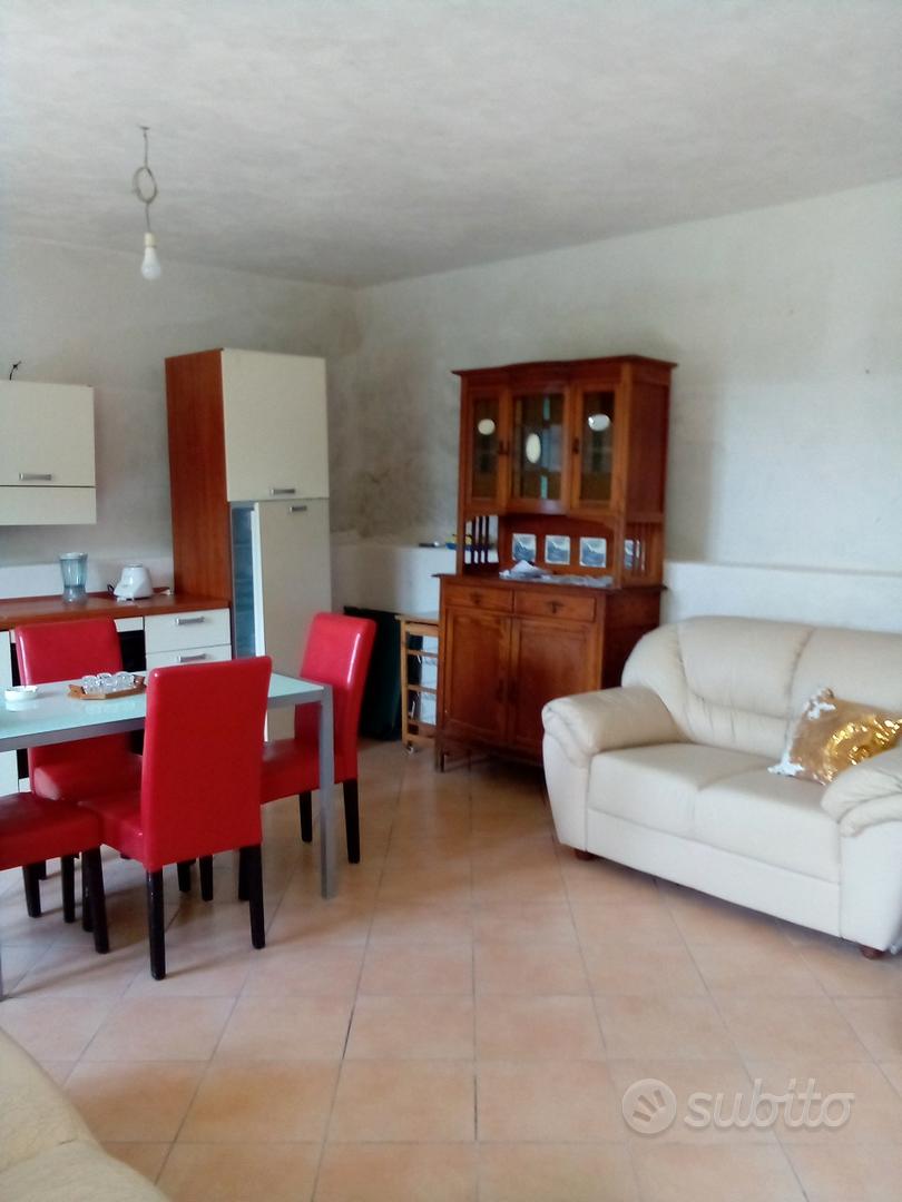 casolare rustico più terreno - Altro