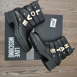 Stivaletto Love Moschino