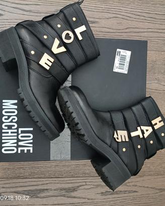 Stivaletto Love Moschino