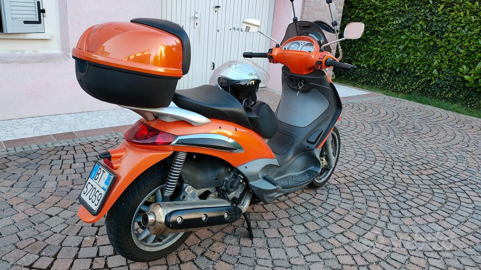 Automobile Piaggio Beverly 500 Usato Beverly 500 Scooter Entire