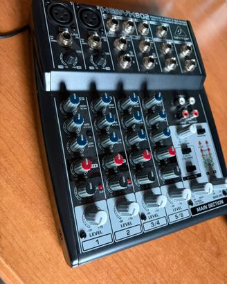 Behringer Xenyx 802 - Mixer audio