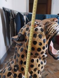 Ghepardo in porcellana