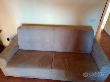 divano letto in buone condizioni.
