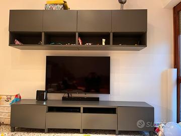Parete soggiorno modello Ikea Besta