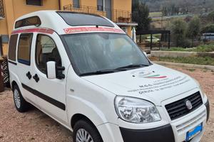 FIAT DOBLO Attrezzato con pedana per disabili
