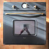 Forno ad incasso della Whirlpool 