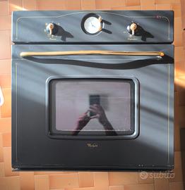 Forno ad incasso della Whirlpool 
