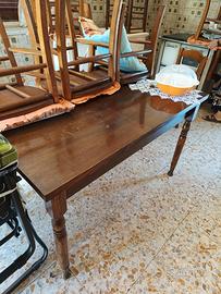 Tavolo e sedie