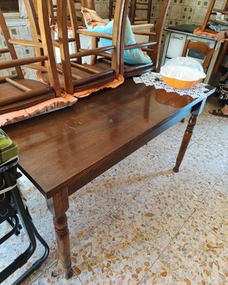 Tavolo e sedie