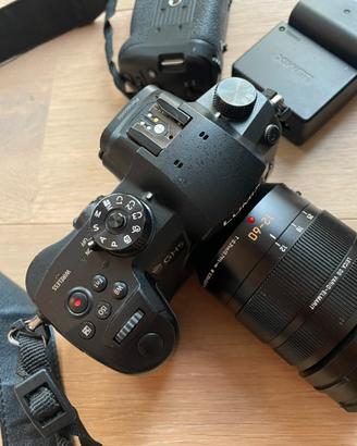 Fotocamera Panasonic GH5 + obiettivi e accessori