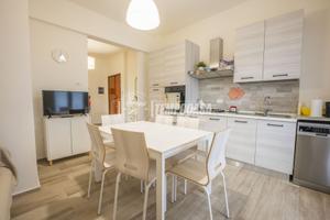 Trilocale ristrutturato con balcone e garage