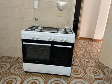 Cucina 4 fuochi e Forno elettrico