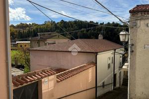 5 LOCALI A TITO