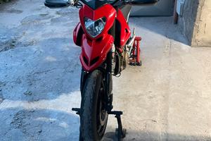Ducati Hypermotard 1100 DS