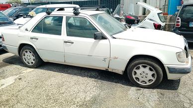 Mercedes w124 e200d ricambi