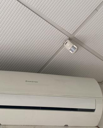 Condiionatore Ariston 18.000 btu + Midea 9.000 btu
