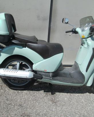 aprilia scarabeo 150