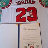 Maglia Jordan autografata titolari Bulls con COA