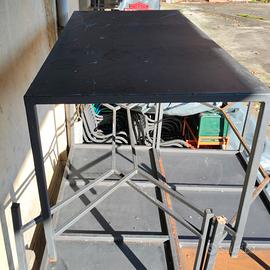 TAVOLI IN FERRO CON POGGIAPIEDI FATTO A MANO