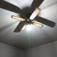 lampadario a soffitto con pale 