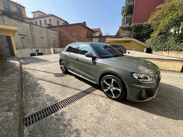 Audi A1 S line 2024 S tronic 21 mila km automatica