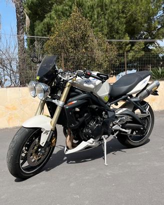 Triumph triple street