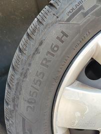 Gomme da neve compreso di cerchi in ferro Wolkswag