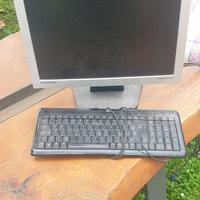 MONITOR  con tastiera .