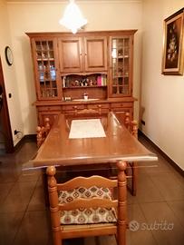 Soggiorno in legno massiccio 