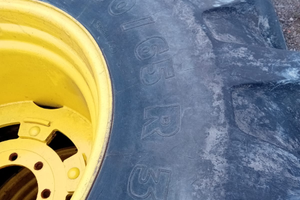 Coppia Pneumatici misura 800/65 R 32