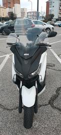 Yamaha Xmax 250 anno 2016 con 26000 km