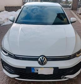 Volkswagen Golf 8 R-Line Plus 2.0 TDI 150 CV DSG