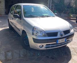 RENAULT Clio - 2006