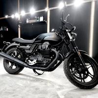 Moto Guzzi V7 III Stone Night Pack