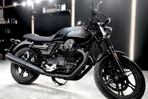 Moto Guzzi V7 III Stone Night Pack