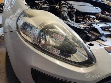 Proiettore destro FIAT GRANDE PUNTO EVO del 2011