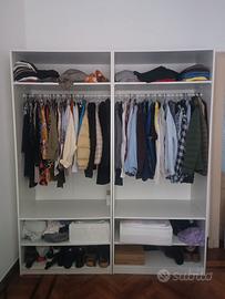 2 armadi Ikea aperti.
