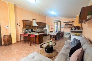 CASA SEMINDIPENDENTE A SOLARUSSA