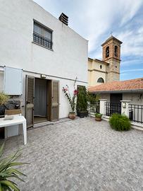 Luminoso appartamento con terrazzo e mansarda