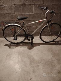 vend scambi con bici da donna 