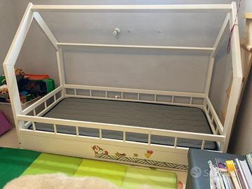 Lettino con materasso