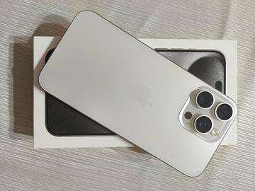 iPhone 15 Pro Max - 256GB