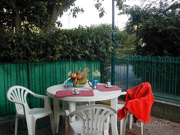 Alloggio con giardino vicino al mare