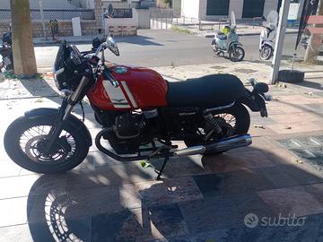 Moto Guzzi V7 II special