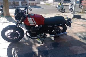 Moto Guzzi V7 II special