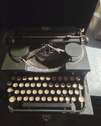 macchina da scrivere vintaga lotto