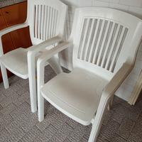 2 poltrone/sedie in resina 