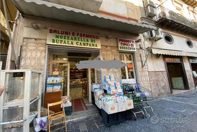 Locale Via cassano napoli 90mq
